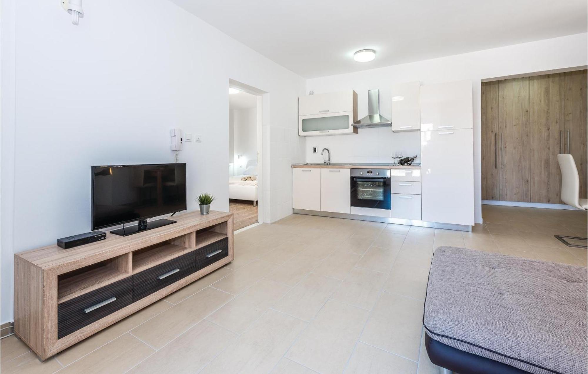 Stunning Home In Betina With Kitchen Екстер'єр фото